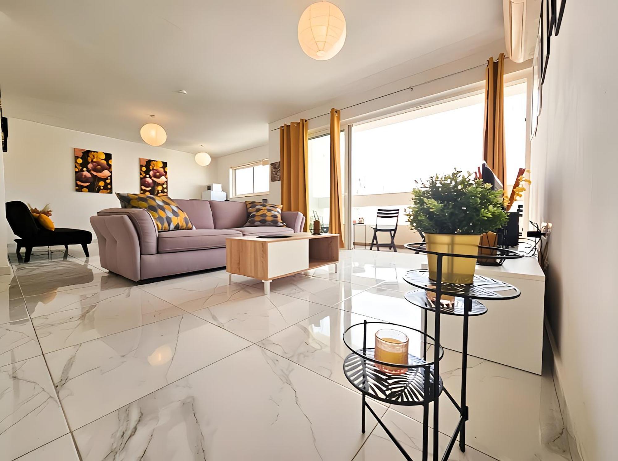 Palm 45 - Near The Promenade - Private Balcony